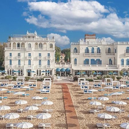 Casa Bianca Al Mare Hotel ลิโดดิเยโซโล ภายนอก รูปภาพ