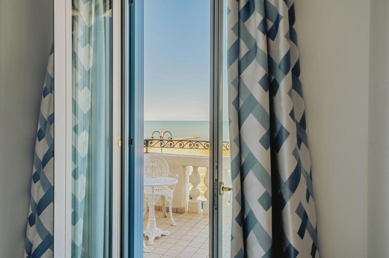 Casa Bianca Al Mare Hotel ลิโดดิเยโซโล ภายนอก รูปภาพ