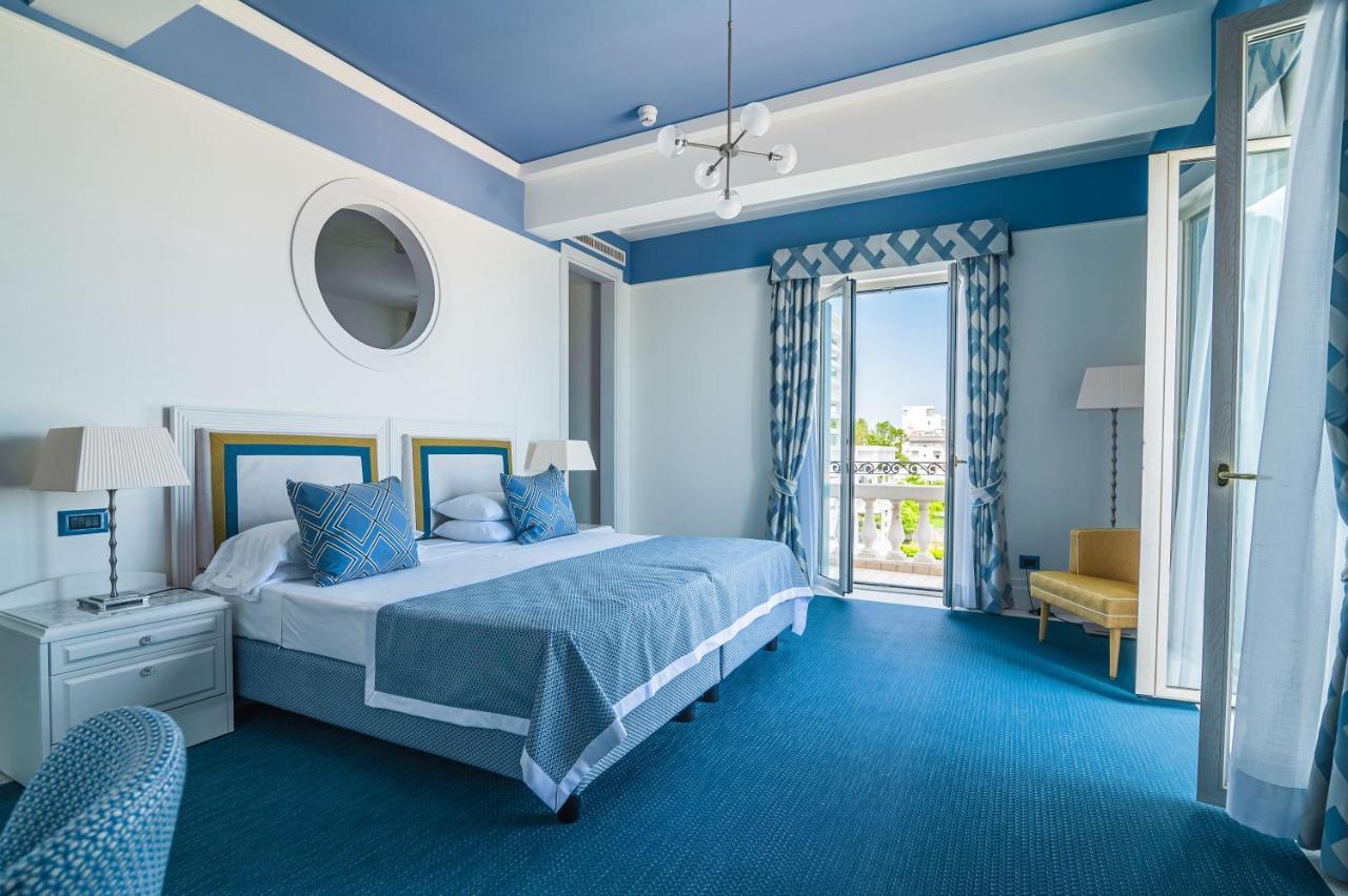 Casa Bianca Al Mare Hotel ลิโดดิเยโซโล ภายนอก รูปภาพ