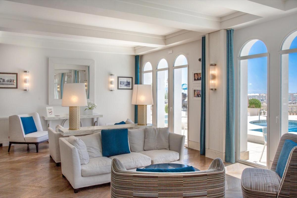 Casa Bianca Al Mare Hotel ลิโดดิเยโซโล ภายนอก รูปภาพ