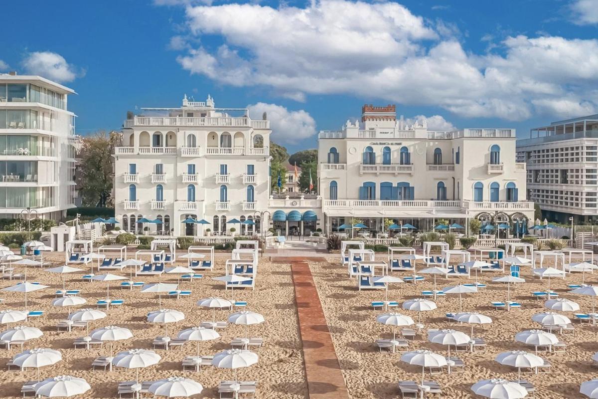 Casa Bianca Al Mare Hotel ลิโดดิเยโซโล ภายนอก รูปภาพ