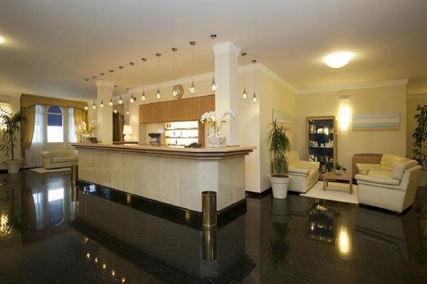 Casa Bianca Al Mare Hotel ลิโดดิเยโซโล ภายนอก รูปภาพ